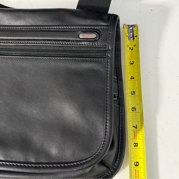 Tumi leather shoulder/crossbody bag unisex, - Picture 4 of 6